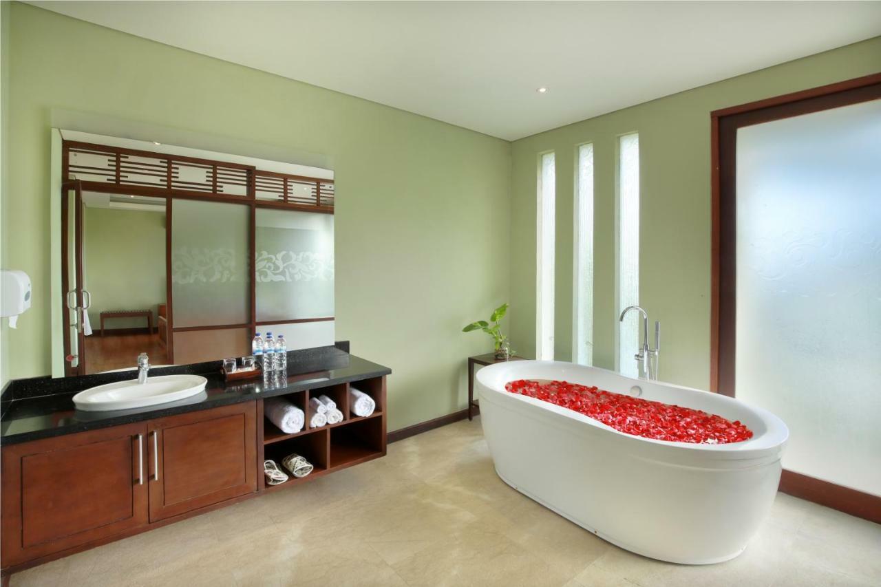 Kampoeng Villa Bali Кута Экстерьер фото