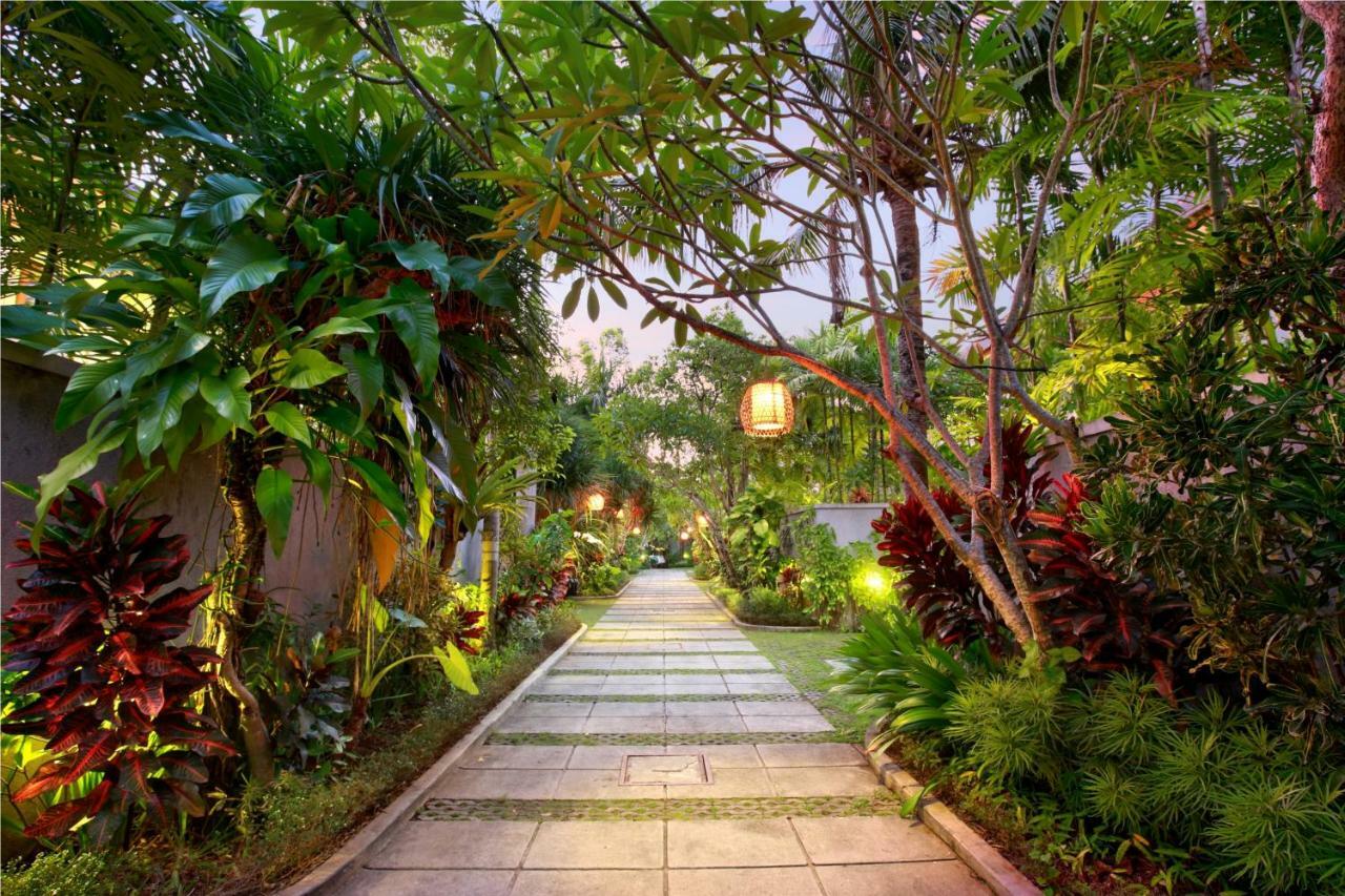 Kampoeng Villa Bali Кута Экстерьер фото