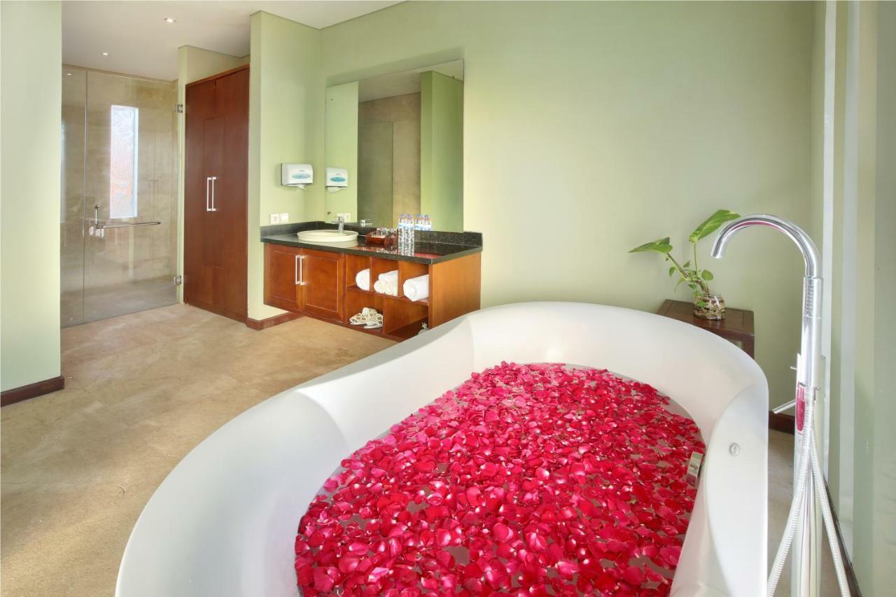 Kampoeng Villa Bali Кута Экстерьер фото